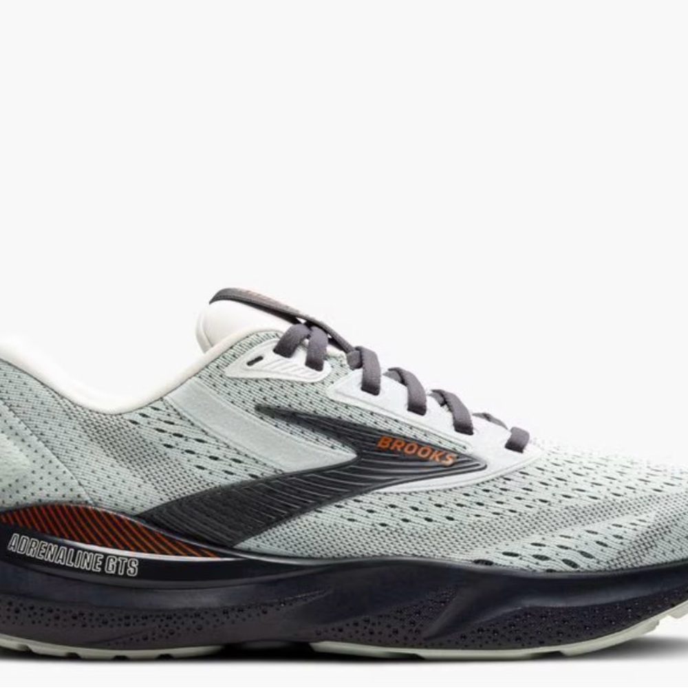 NWT Adrenaline GTS 24 Size 7.5
